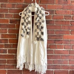Shawl scarf with real fur & fringe